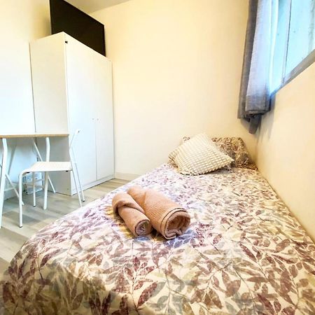 Valencia Guest Rooms Near The Beach In Shared Apartment Extérieur photo